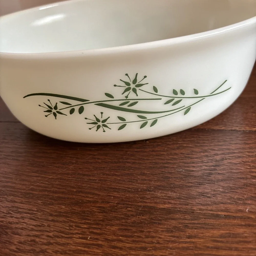 Pyrex‎ 043 Green Honeysuckle casserole oval dish white/green 1 1/2 quart